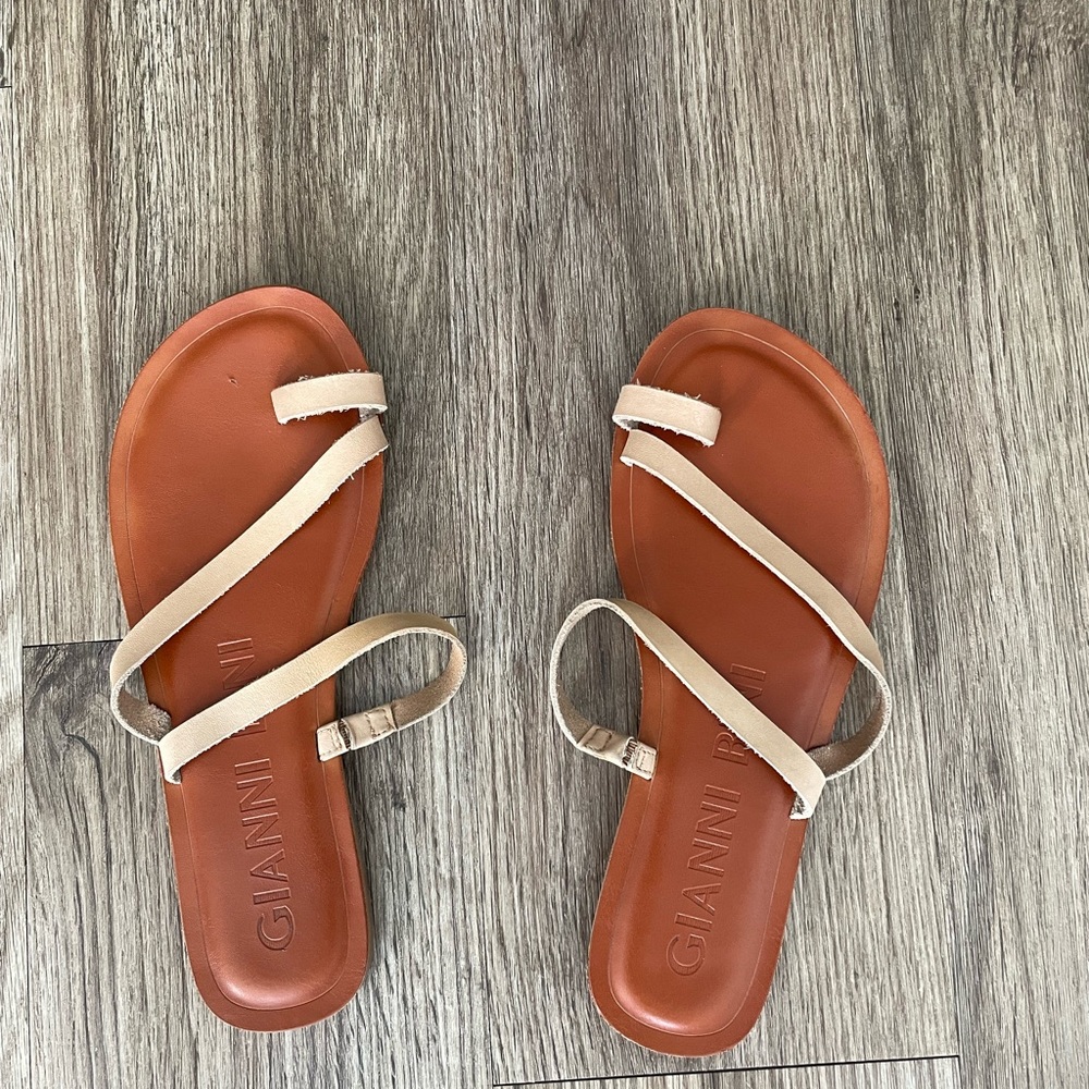 Giani Bini Tan Sandals